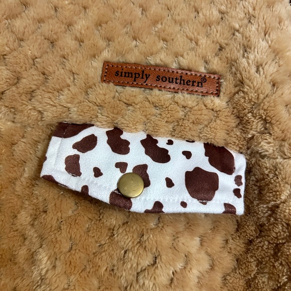 Simply Southern Teddy Bear Sweatshirt - Picture 2 of 5